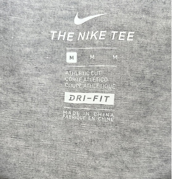 Nike Women’s Gray Dri-Fit Athletic Cut Short Sleeve Tee Size Medium - Picture 3 of 5
